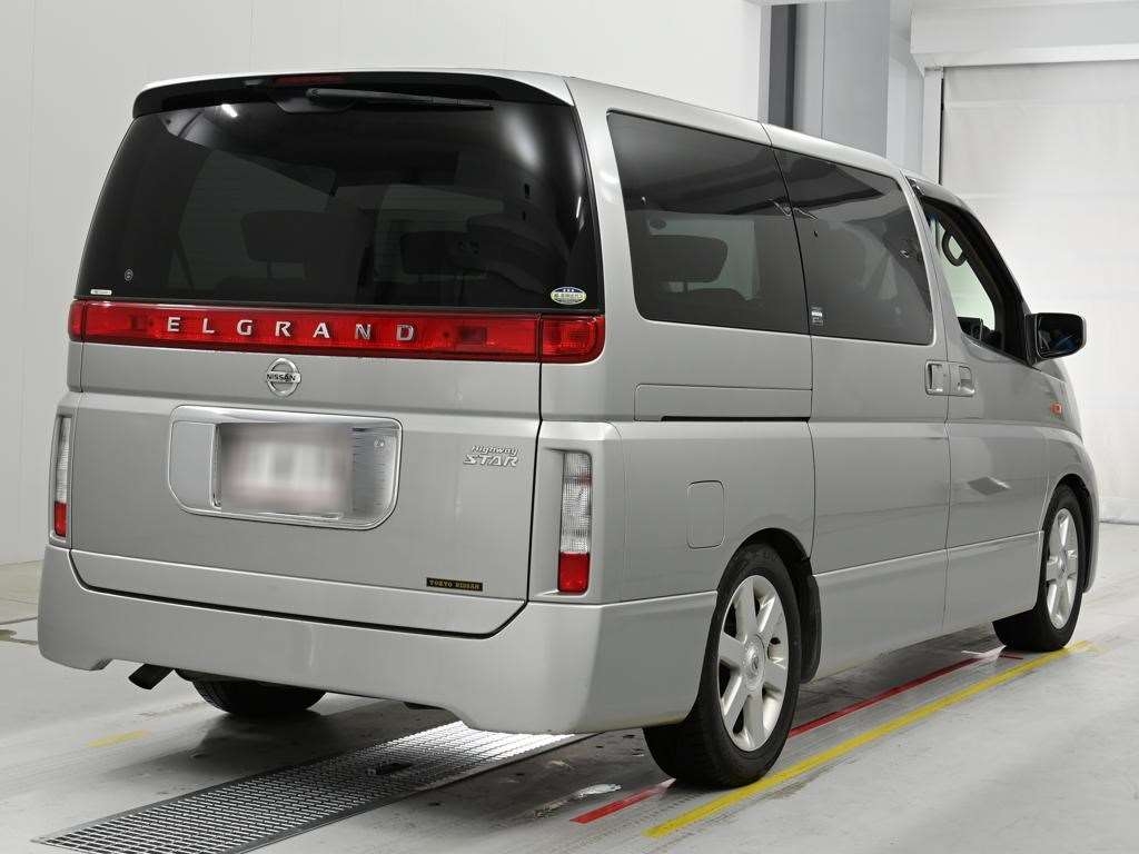 NISSAN ELGRAND