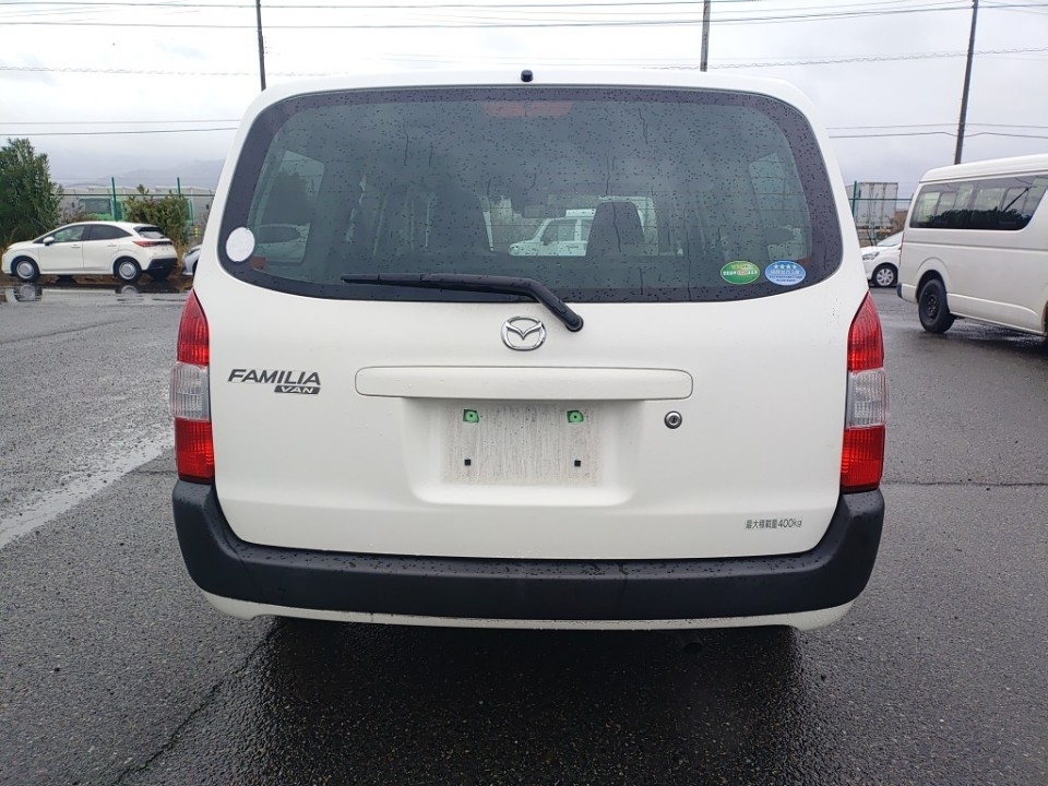 MAZDA FAMILIA