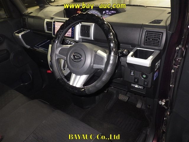 DAIHATSU WAKE