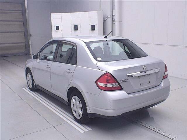 NISSAN TIIDA LATIO