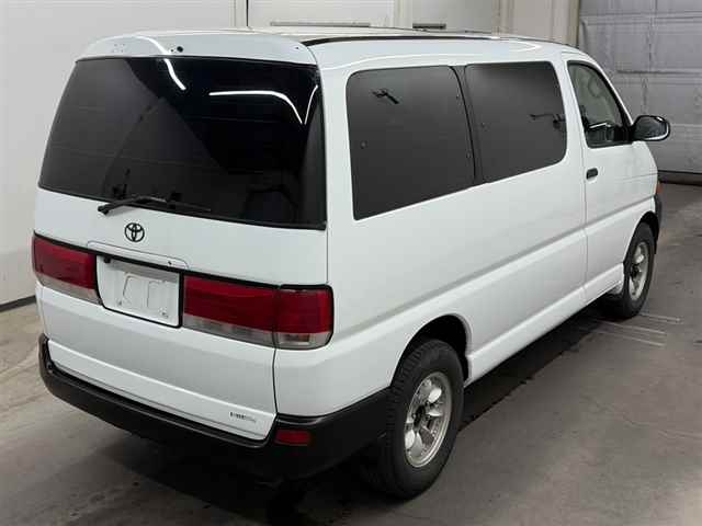 TOYOTA HIACE REGIUS