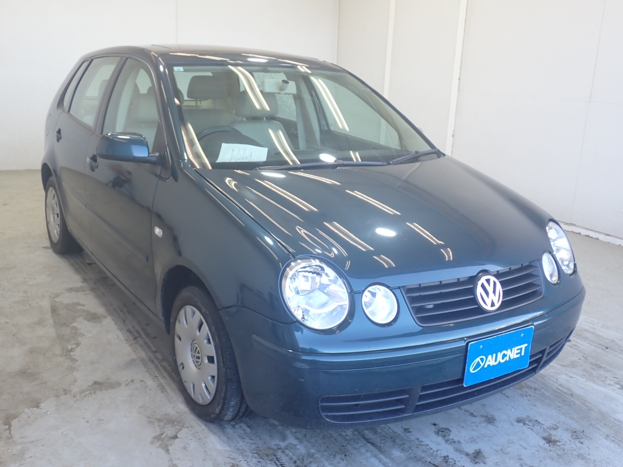 VOLKSWAGEN POLO