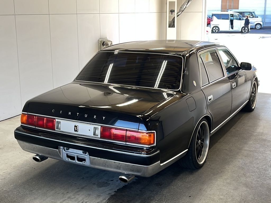 TOYOTA CENTURY