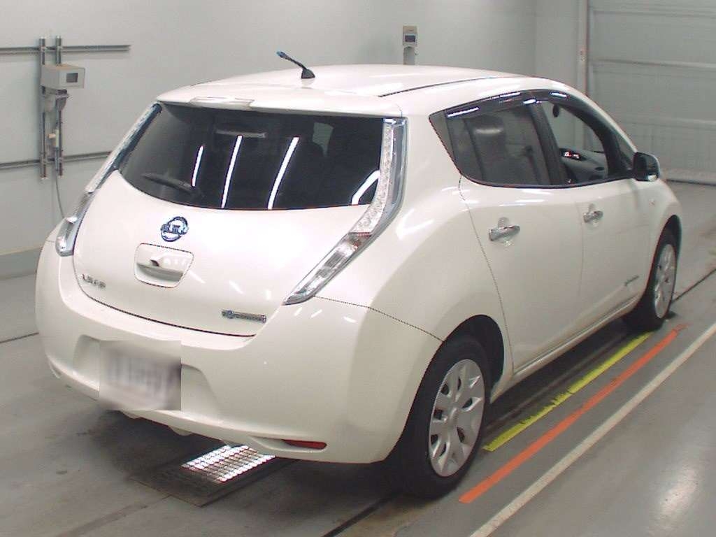 NISSAN LEAF