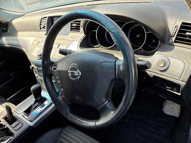 NISSAN FUGA