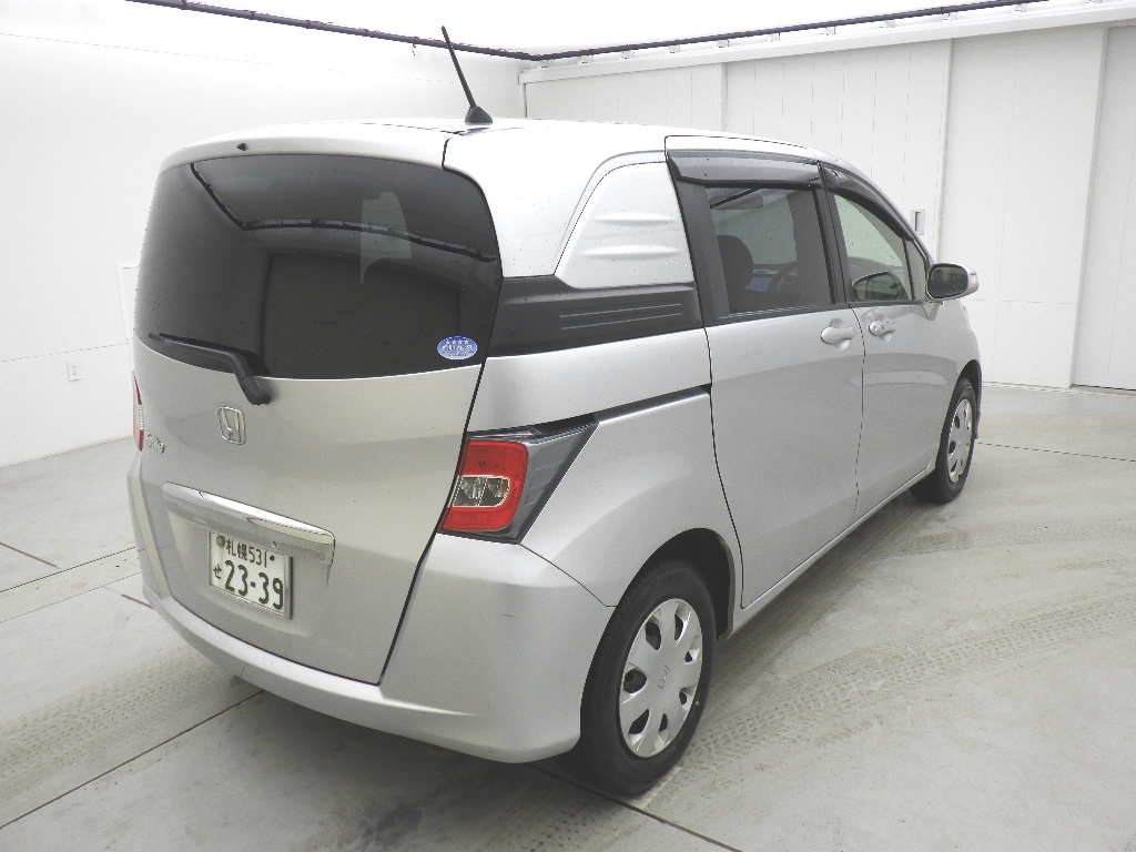 HONDA FREED SPIKE