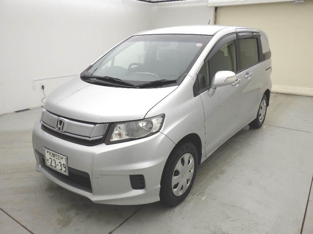 HONDA FREED SPIKE