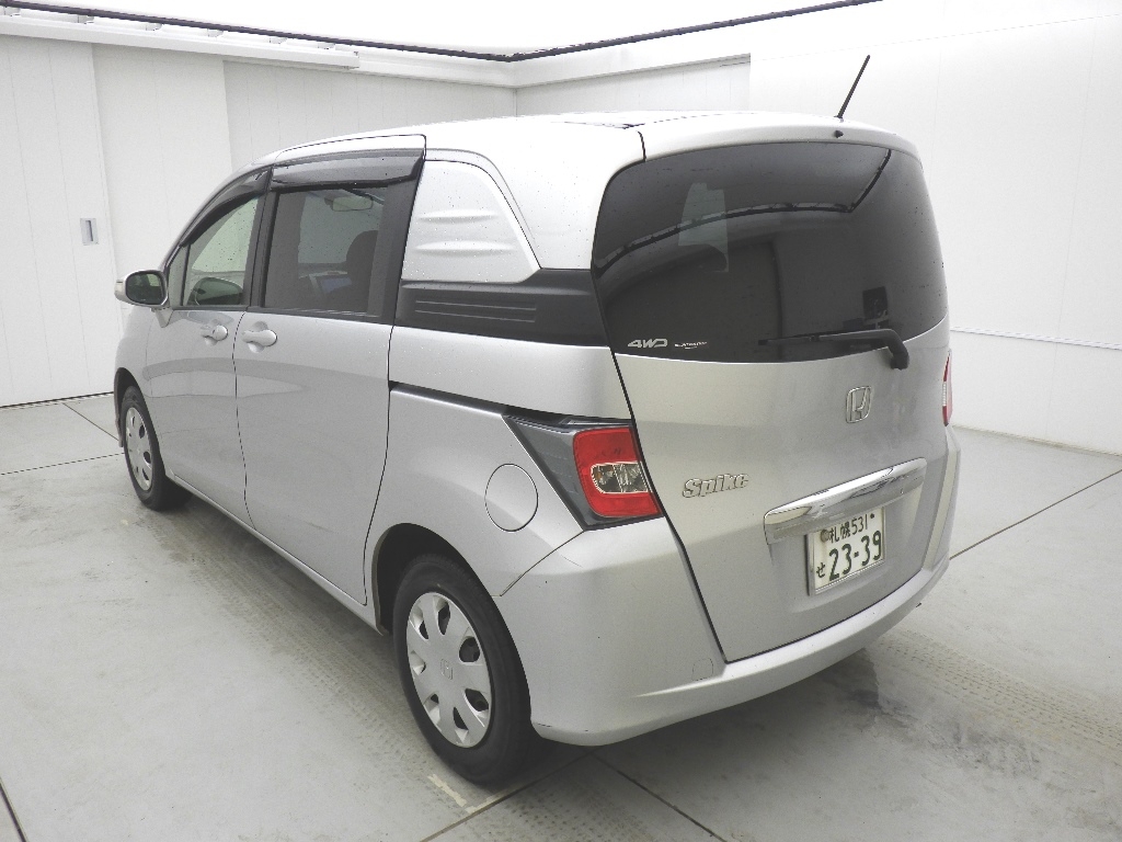 HONDA FREED SPIKE