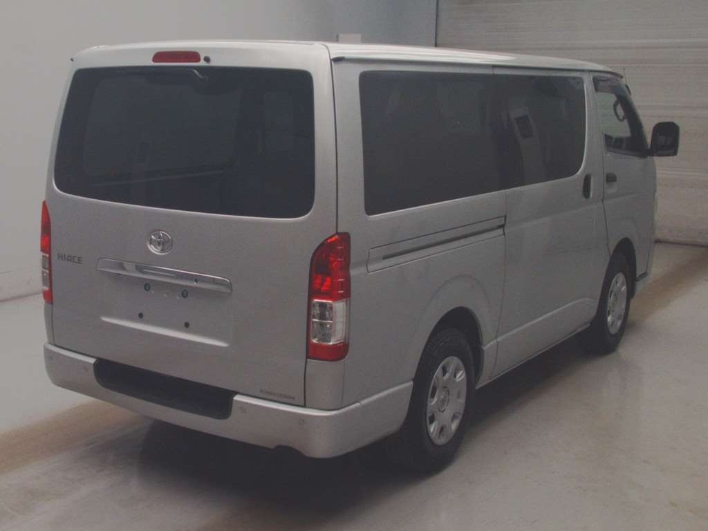 TOYOTA REGIUS ACE