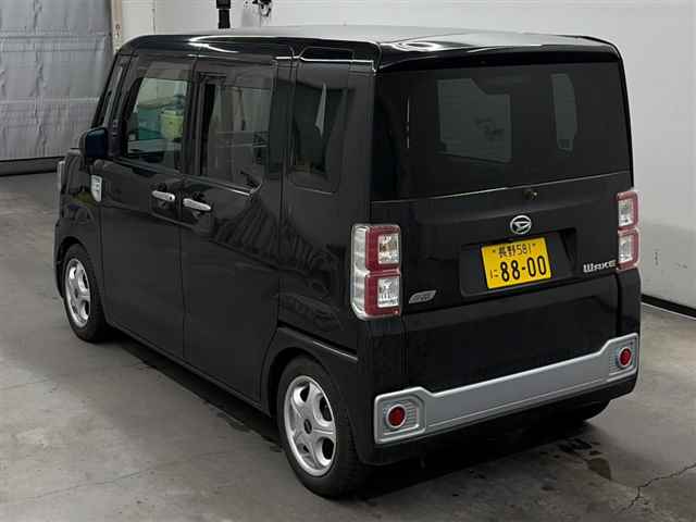 DAIHATSU WAKE