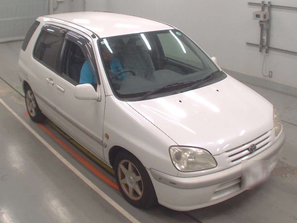 TOYOTA RAUM