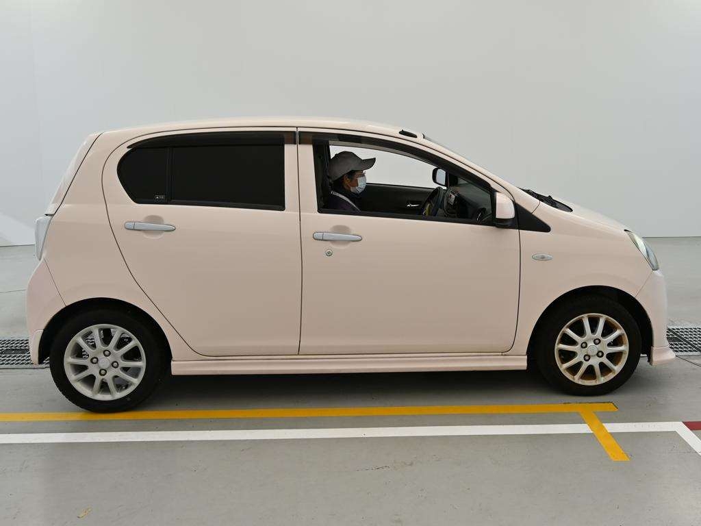 TOYOTA PIXIS EPOCH
