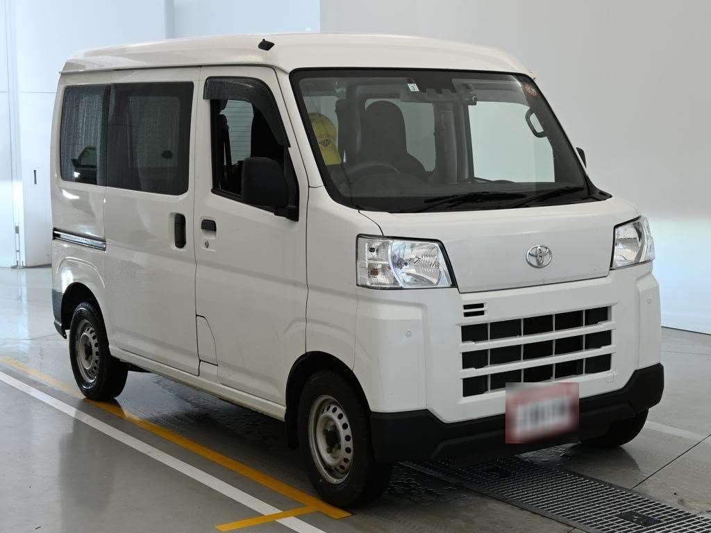 TOYOTA PIXIS VAN