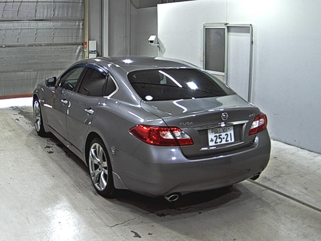 NISSAN FUGA