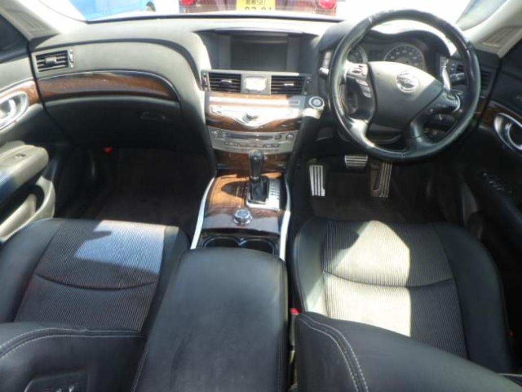 NISSAN FUGA