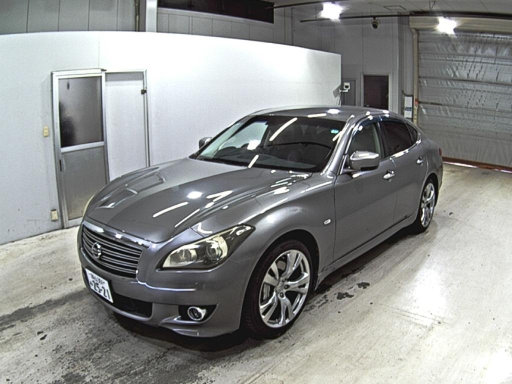 NISSAN FUGA