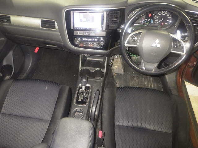 MITSUBISHI OUTLANDER