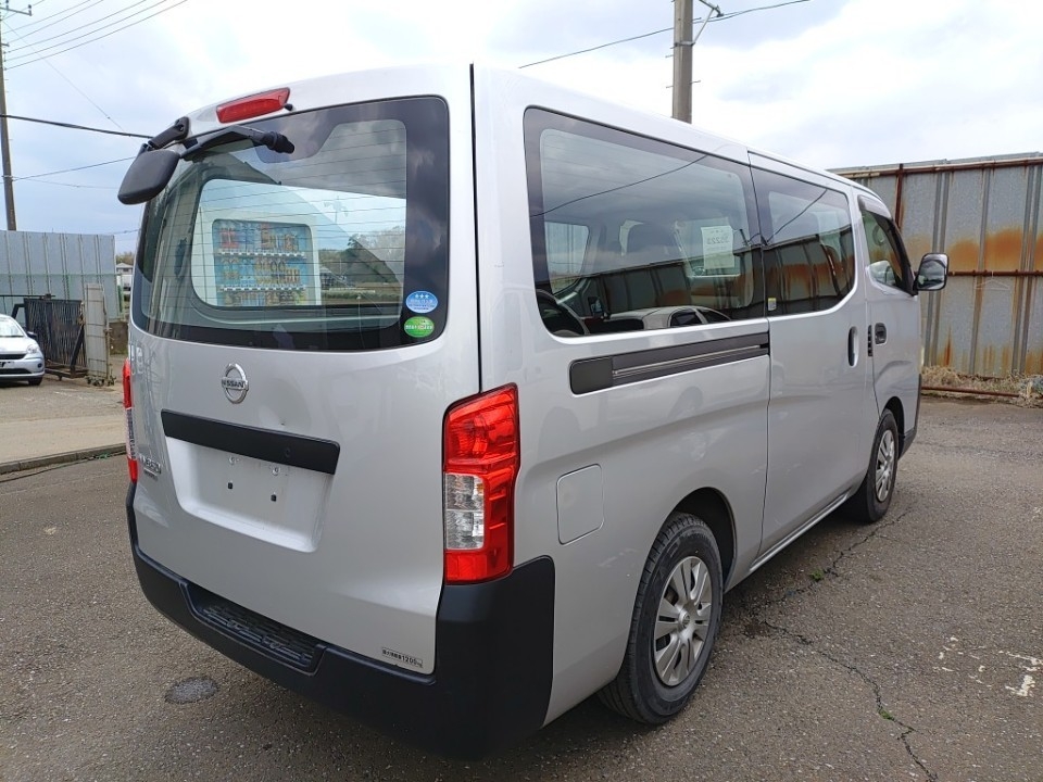 NISSAN NV350 CARAVAN