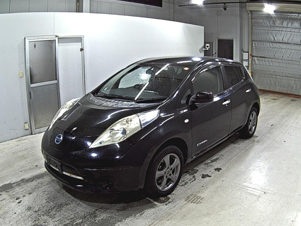 NISSAN LEAF