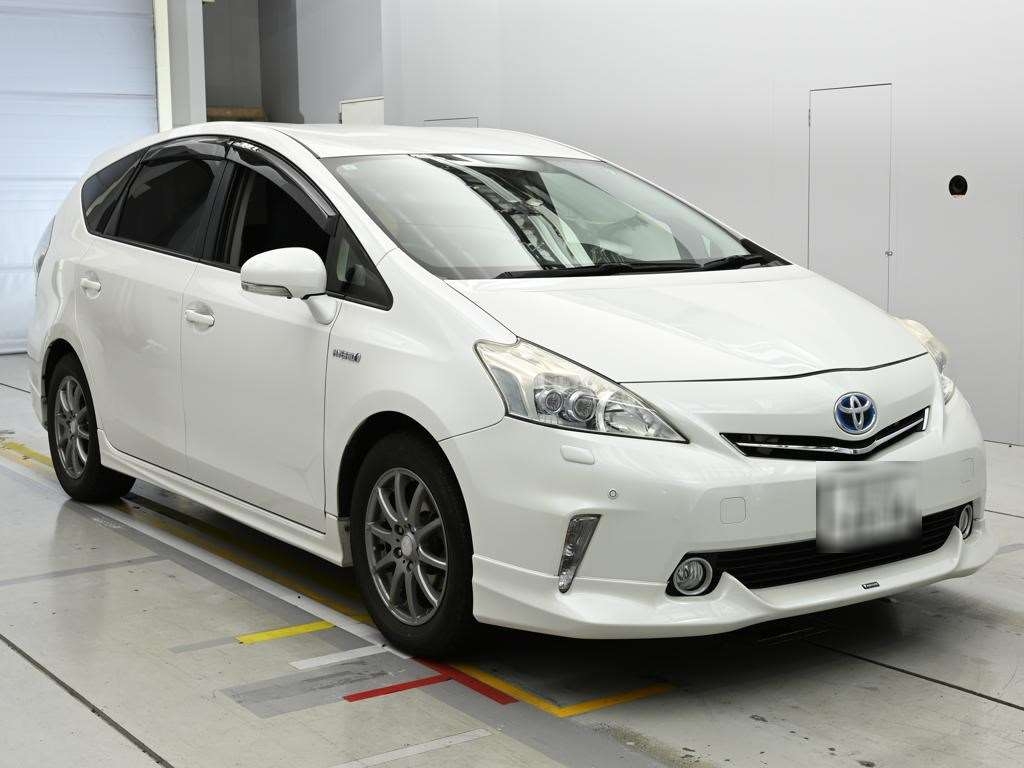 TOYOTA PRIUS ALPHA