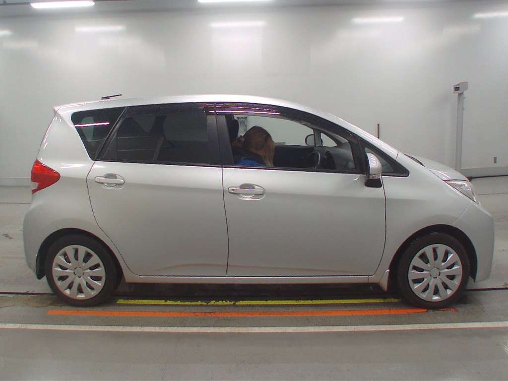 SUBARU TREZIA