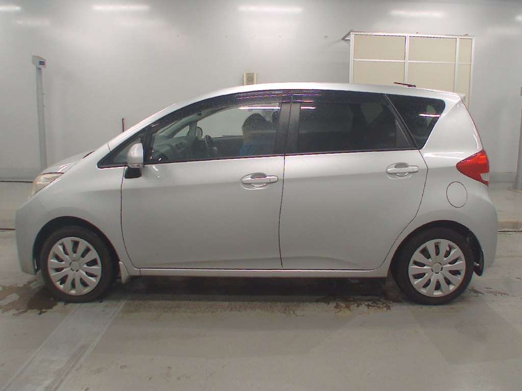 SUBARU TREZIA
