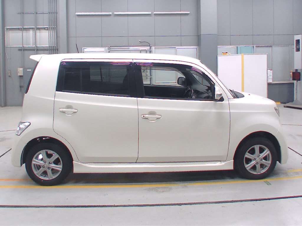 TOYOTA BB