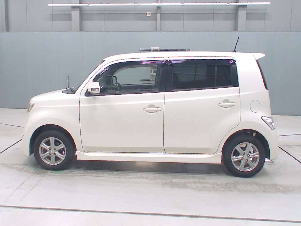 TOYOTA BB