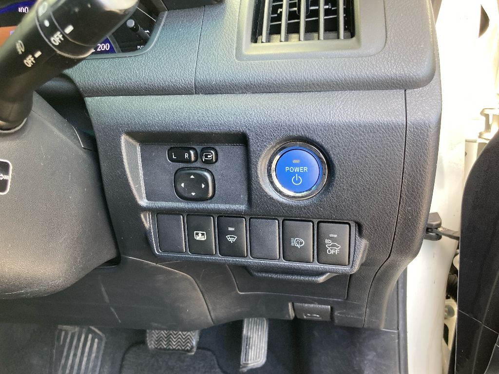 TOYOTA SAI