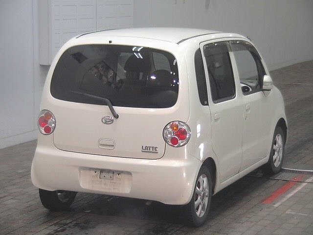 DAIHATSU MOVE LATTE