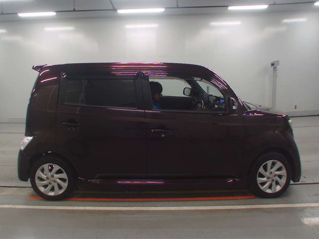 TOYOTA BB