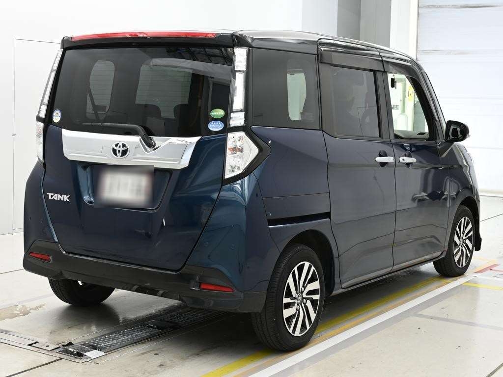 TOYOTA TANK