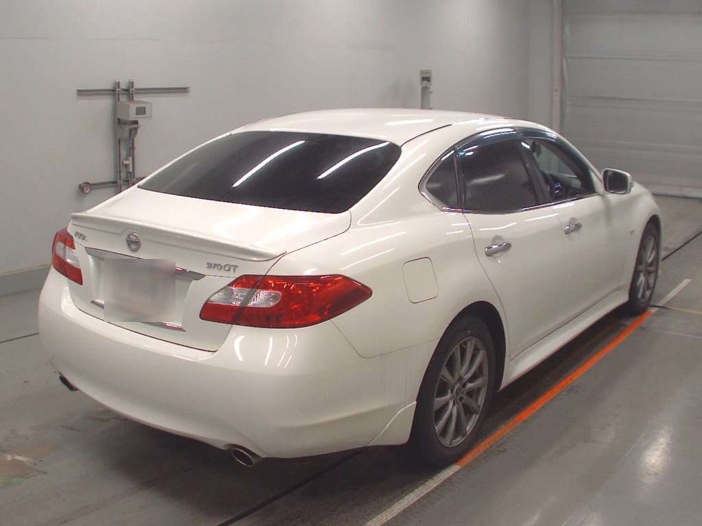 NISSAN FUGA