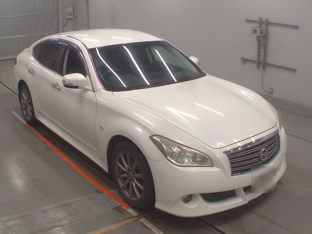 NISSAN FUGA