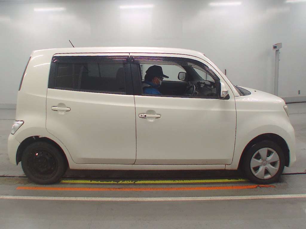TOYOTA BB