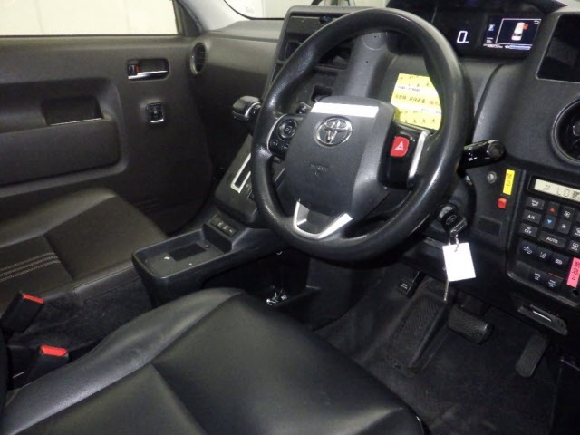 TOYOTA JPN TAXI