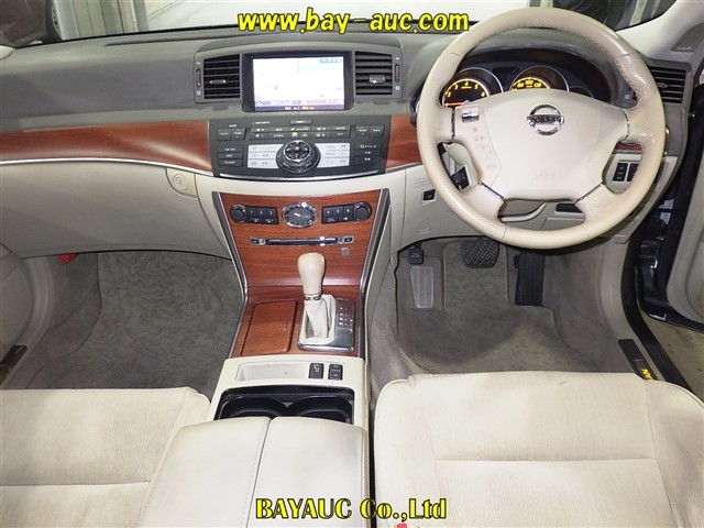 NISSAN FUGA