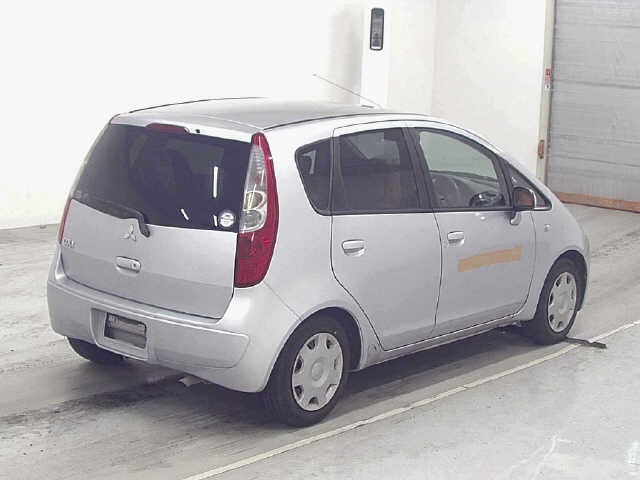 MITSUBISHI COLT