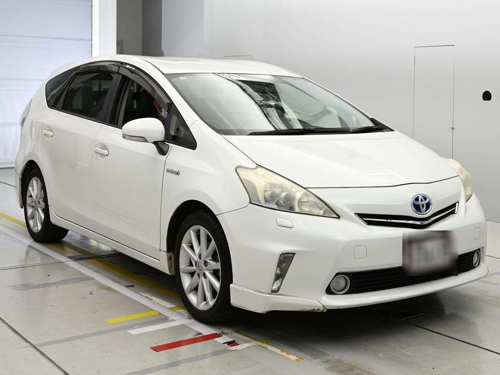 TOYOTA PRIUS ALPHA