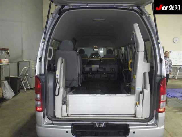 TOYOTA REGIUS ACE