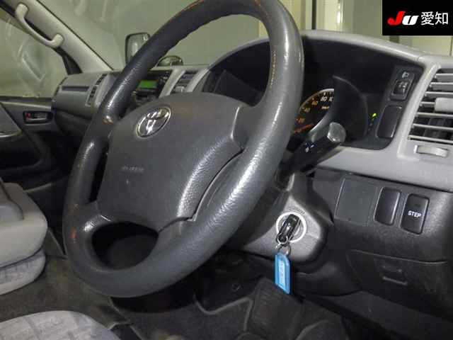 TOYOTA REGIUS ACE