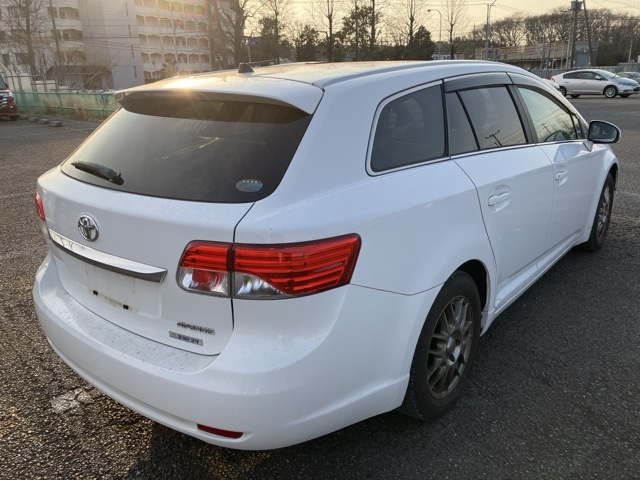 TOYOTA AVENSIS
