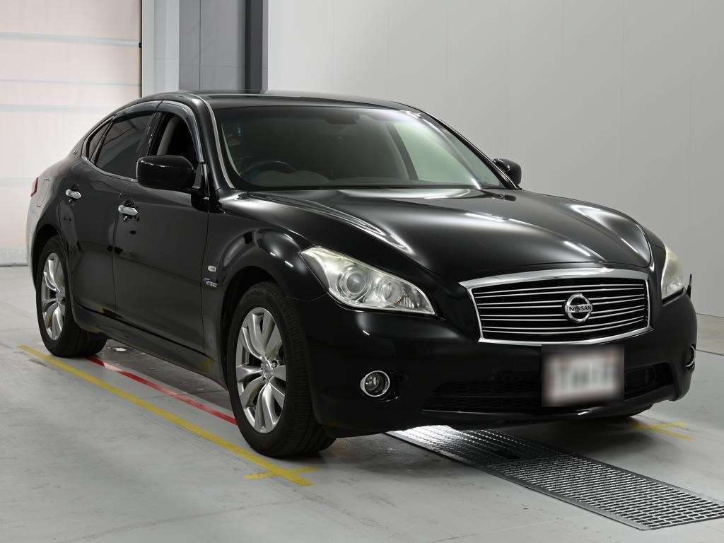 NISSAN FUGA
