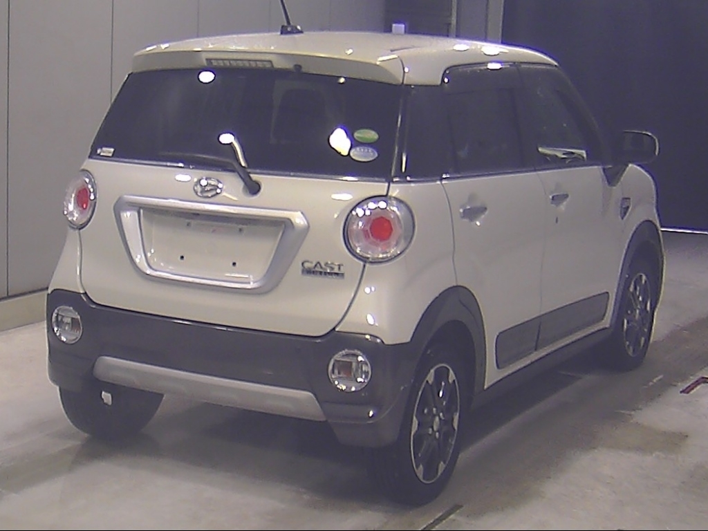 DAIHATSU CAST