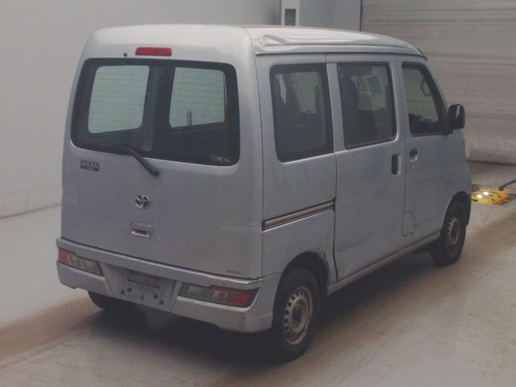 TOYOTA PIXIS VAN