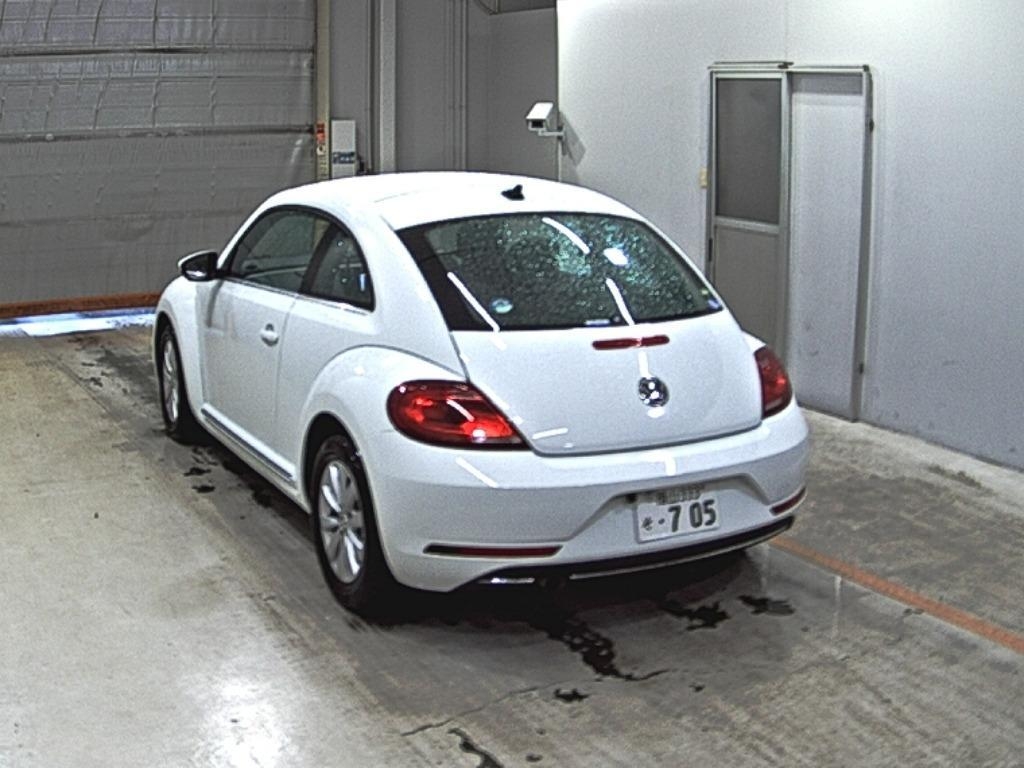 VOLKSWAGEN BEETLE