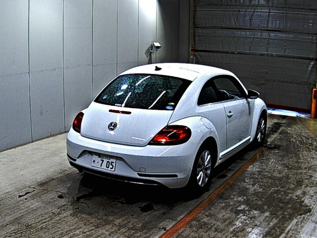 VOLKSWAGEN BEETLE