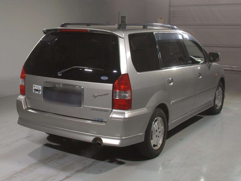 MITSUBISHI CHARIOT GRANDIS