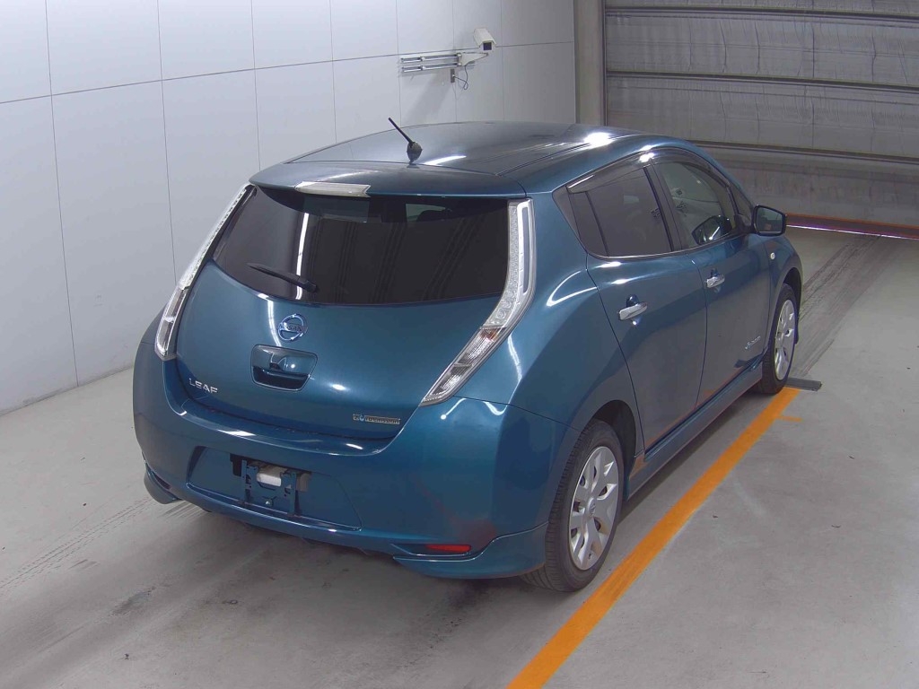 NISSAN LEAF