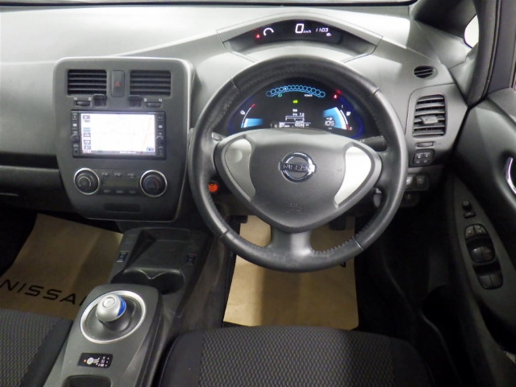 NISSAN LEAF